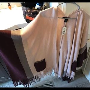 Women’s blush shawl